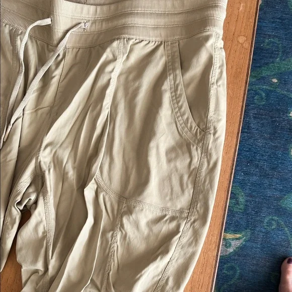 North Face Women's Stretch Jogger Khaki Size XL - Picture 3 of 7